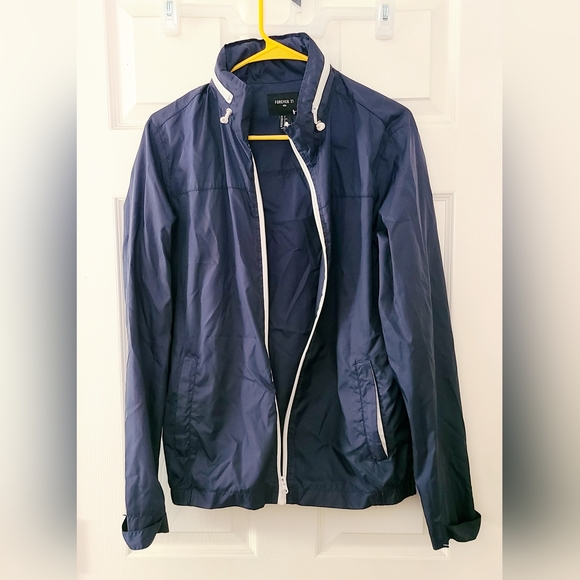 Mens Small Forever 21 Zippered  Windbreaker With Tuckaway Hood Pre-owned - Picture 2 of 10
